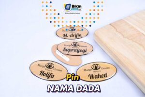 Mengapa Nama Dada Selalu Menggunakan Pin Peniti?